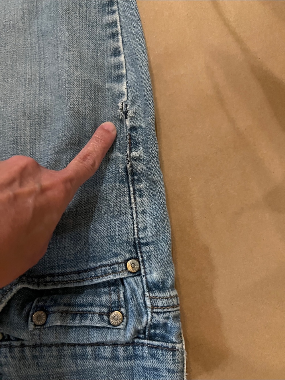 Levi’s Light Wash Straight Leg Jeans size 10 Long - Picture 4 of 5